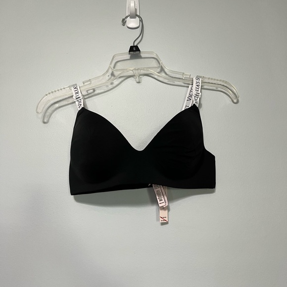 Victoria’s Secret lightly lined wireless bra 34D in color black NWT - Picture 2 of 5